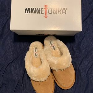 NEW Minnetonka slippers